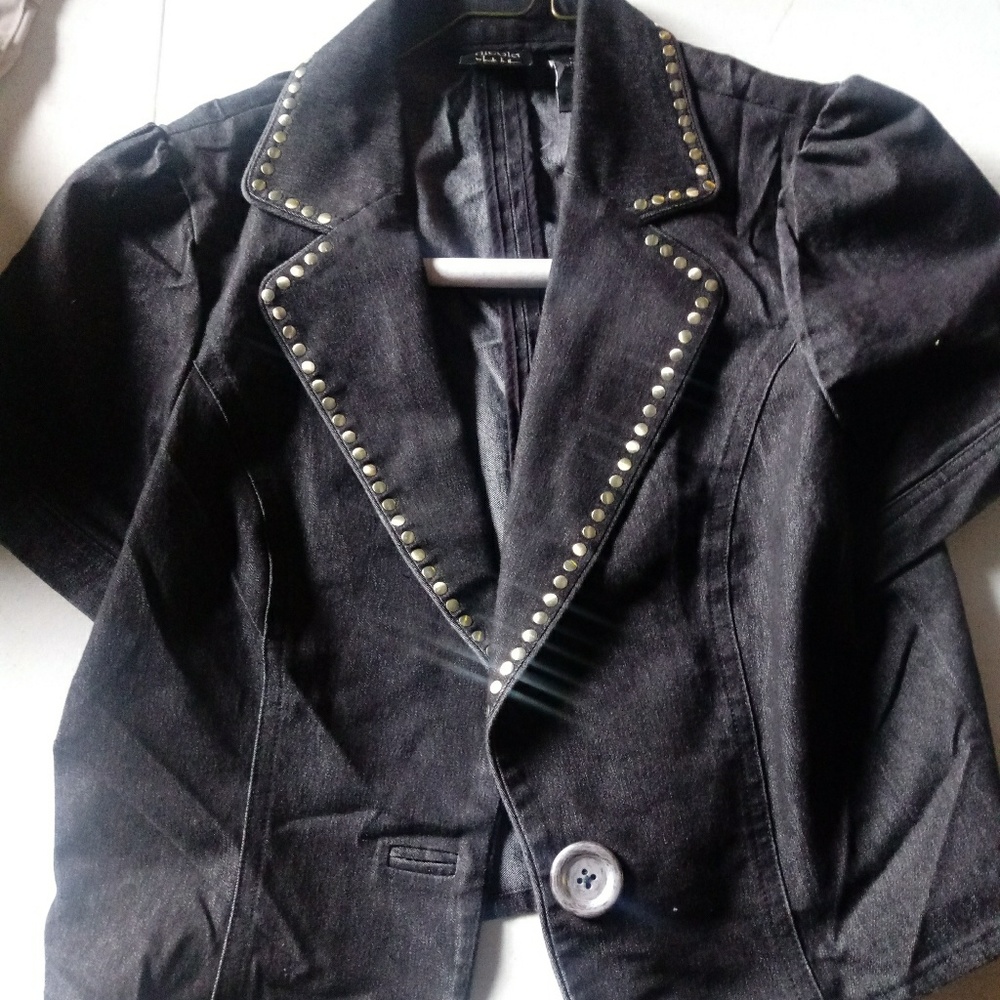 Coat - Picture 3 of 3
